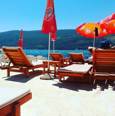 izdajem sobe i apartmane u igalu(Herceg Novi,crna gora,montenegro)